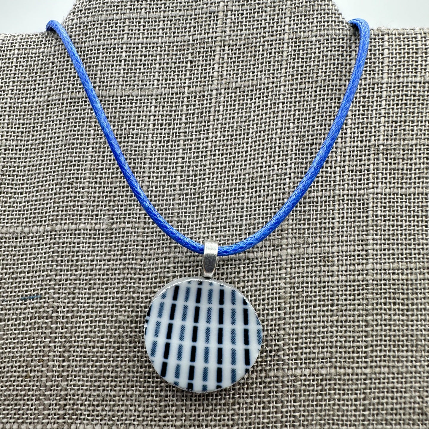 Abstract Lines Necklace