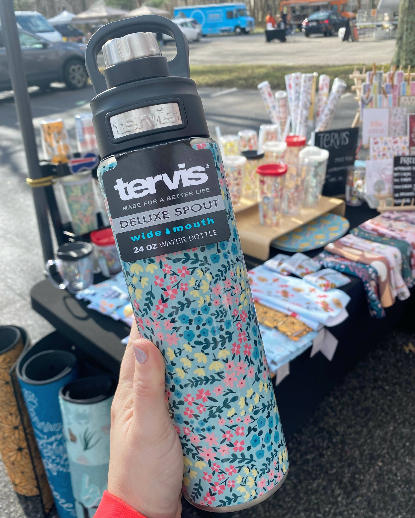 Load image into Gallery viewer, Floral Fields Water Bottle Tervis
