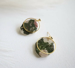
            
                Load image into Gallery viewer, OCTIC DARK GREEN AND GOLD DANGLE
            
        